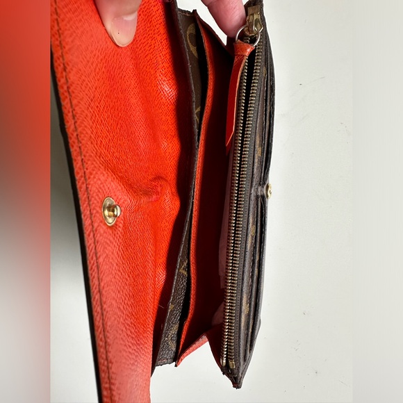 Louis Vuitton Wallet - Picture 7 of 11
